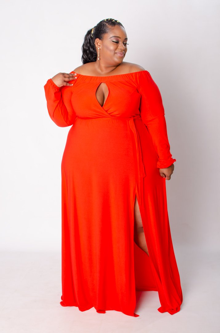 Elara Keyhole Maxi Dress